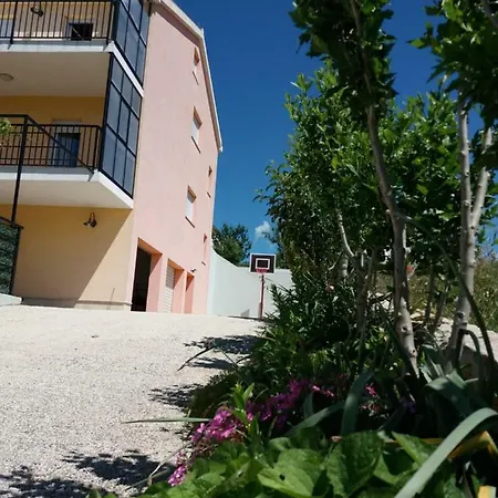 Pelegrin Holiday home Dugopolje